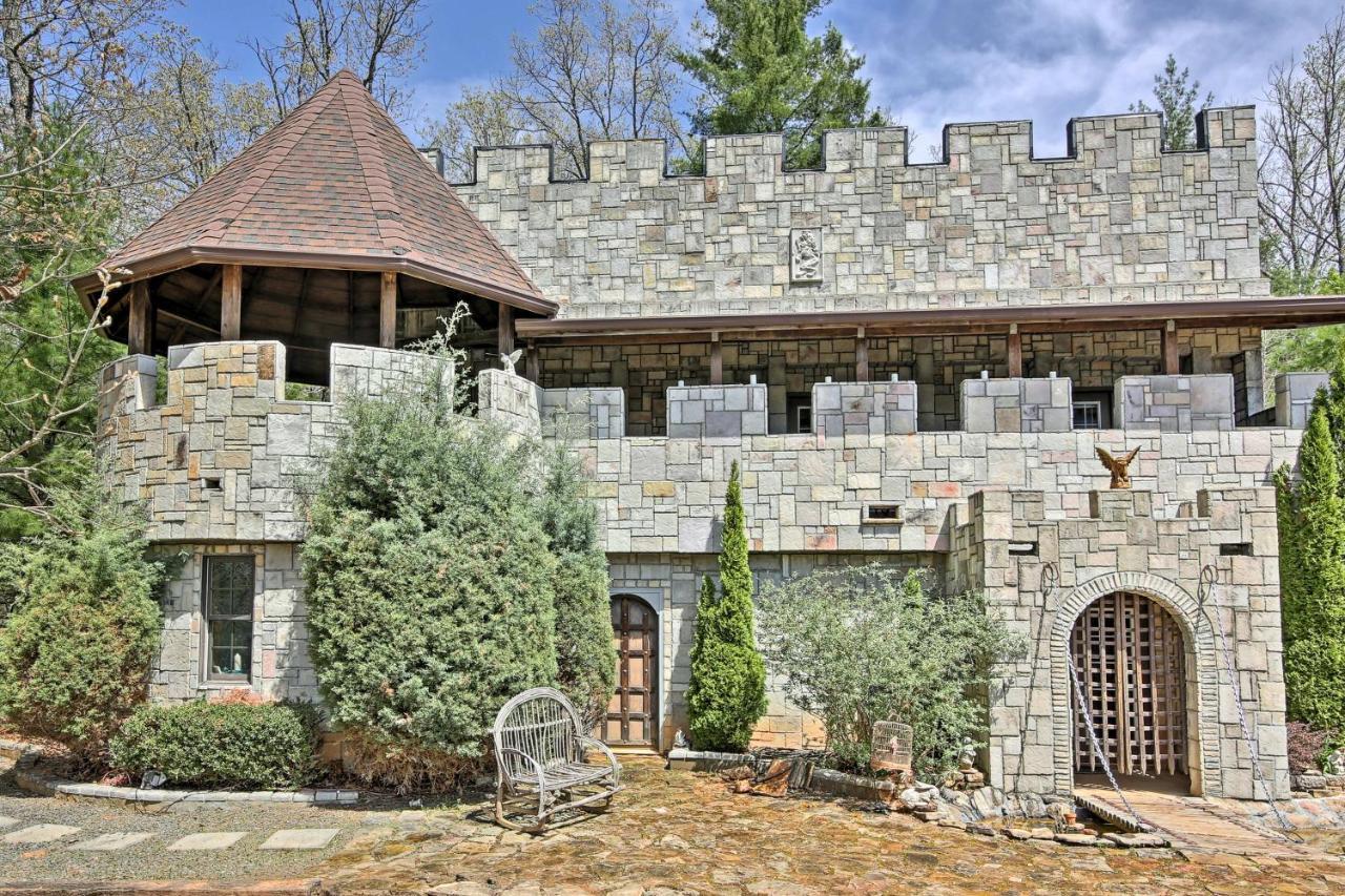 Unique Murphy Retreat With Hot Tub, Pond And Waterfall Villa Exterior photo